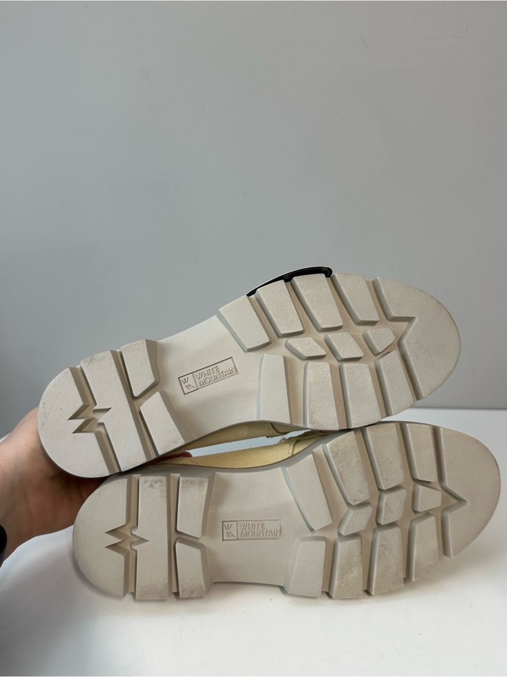 White Mountain Goodie Loafer Size 6.5 Buttercream Suede Butter Yellow - Picture 9 of 15